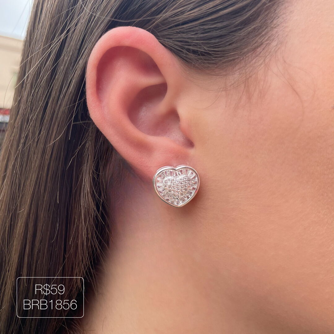 Brinco Coração Baguetes Luxo Cravejado Cristal Prateado